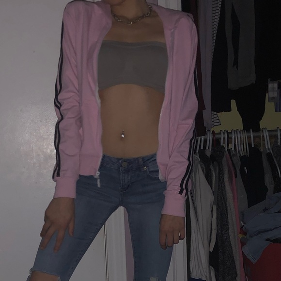 🎉2/$25 light pink striped sweater - Picture 5 of 6